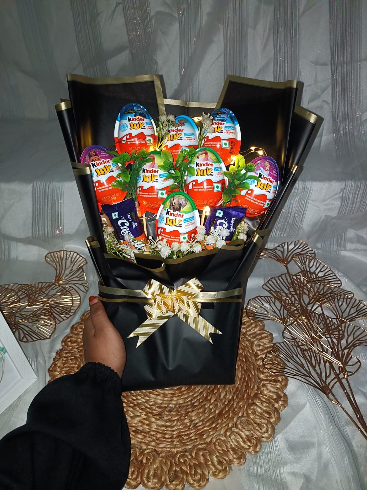 KinderJoy boquet with fairy light